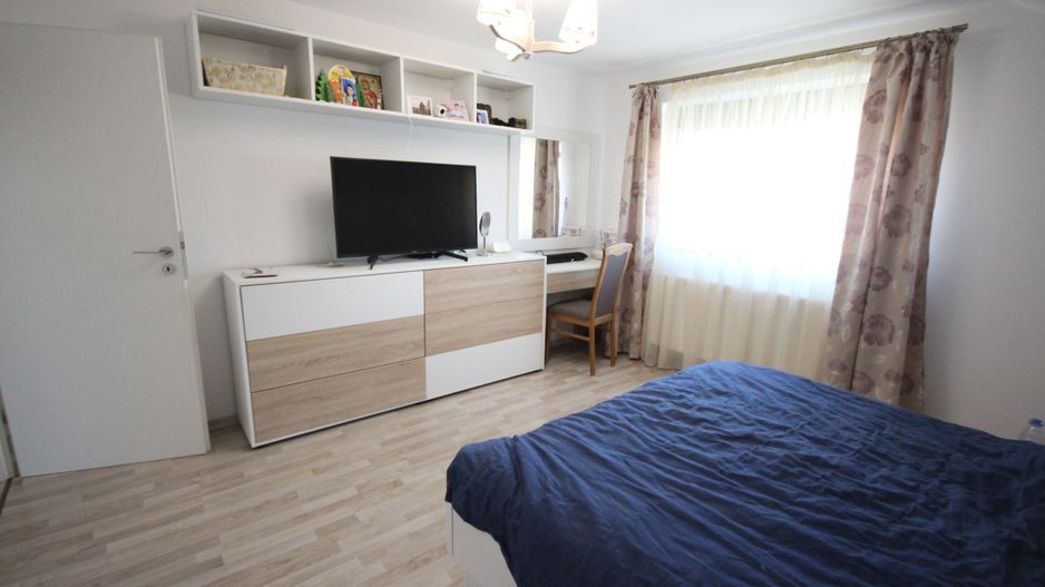 Casa individuala cu garaj - Poză 2