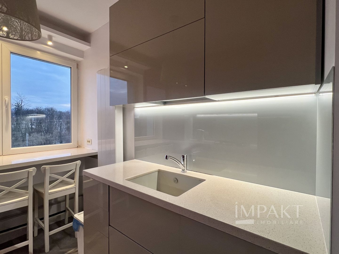 Apartament Modern,  Recent Renovat in Centrul Orasului! - Poză 9