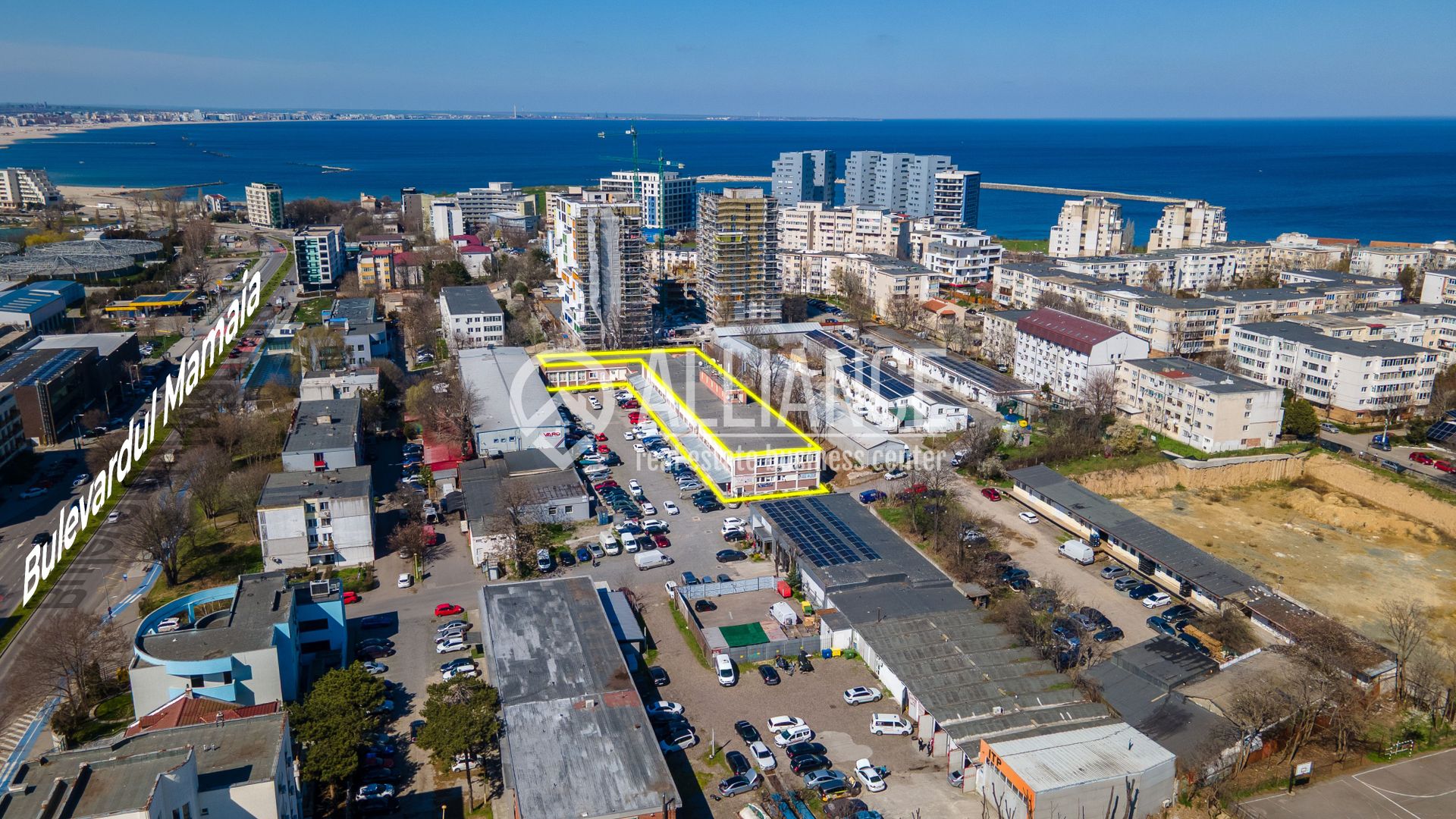 FALEZA NORD cladire multifunctionala 4600 mp cu acces din Bdul Mamaia! - Poză 1