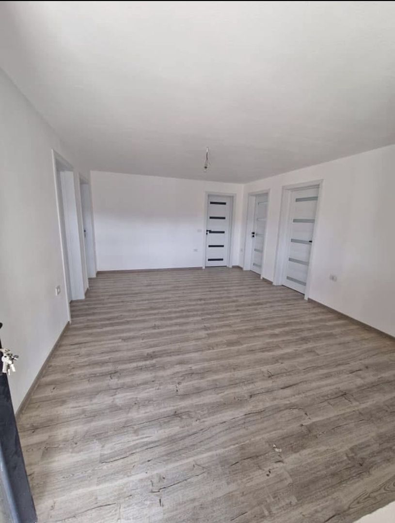 Casa Individuala Sanmihaiu Roman,Parter,4 Camere,2Bai,Toate Utilitatile - Poză 7