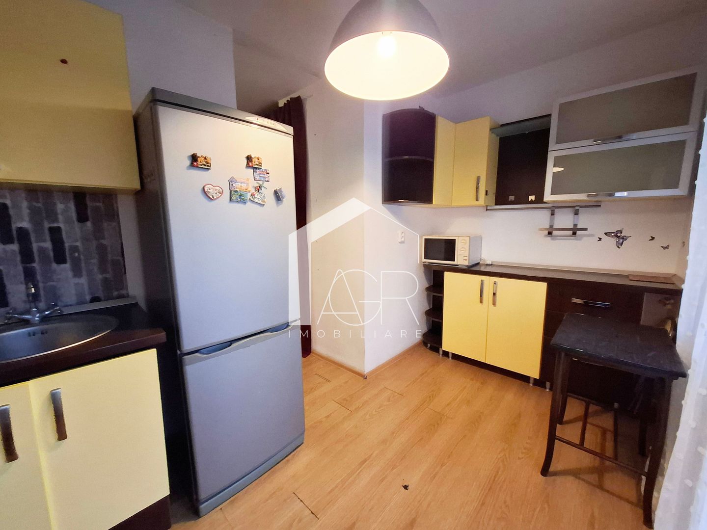 Apartament cu 2 camere de vanzare, zona Central - Poză 5