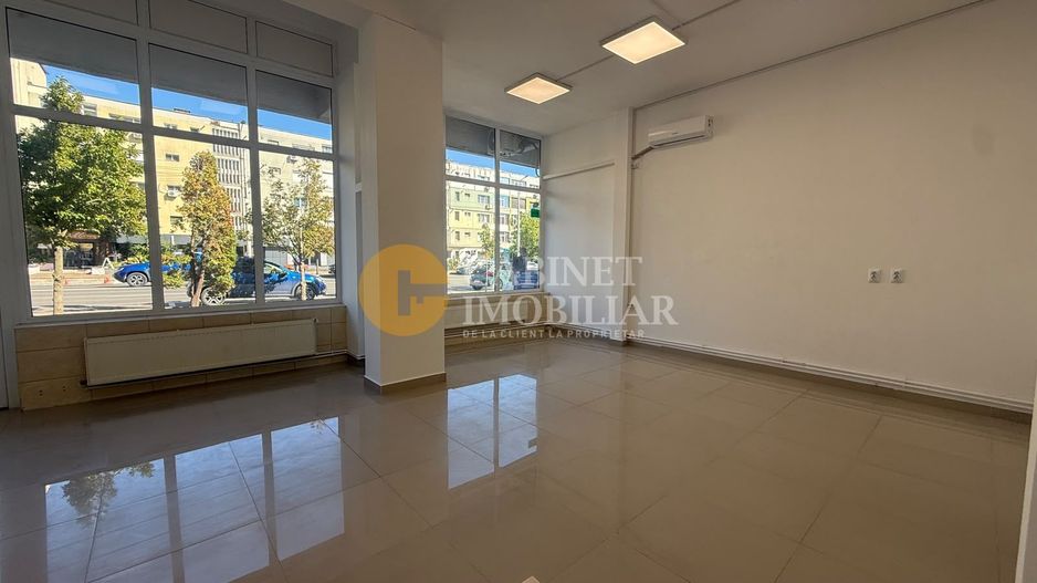Spatiu Comercial Vitrat- 60mp - Front Stradal - Podu Ros - Poză 5