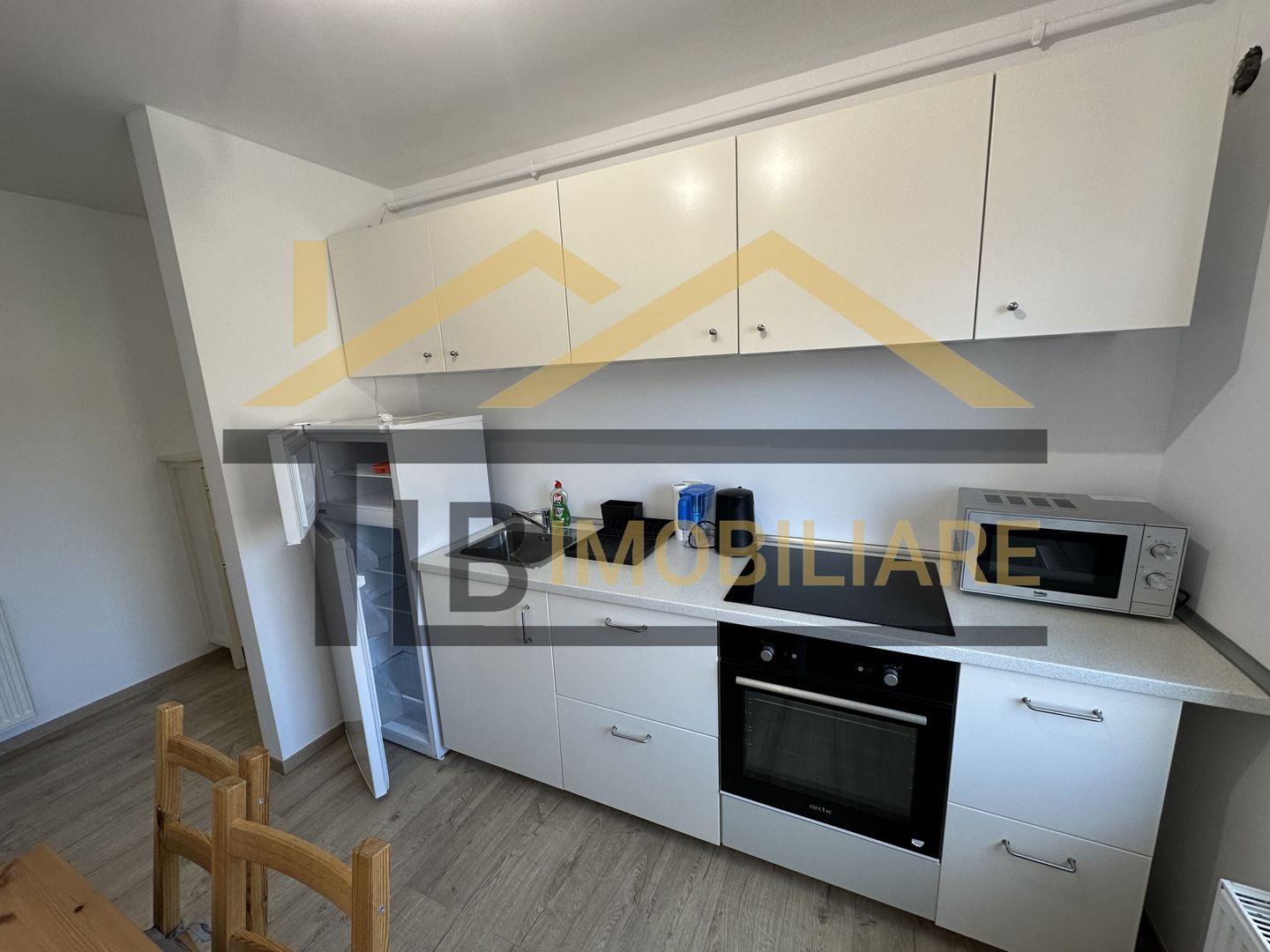 Apartament cu o camera, 43mp, parcare, Zona Semi-Central - Poză 5