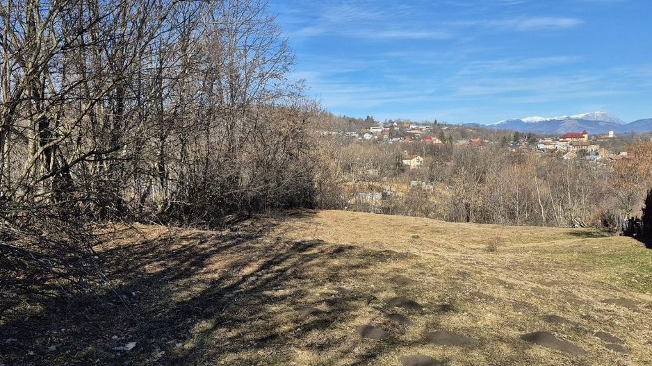 Teren intravilan 3526 mp cu vedere superba catre munte! - Poză 11