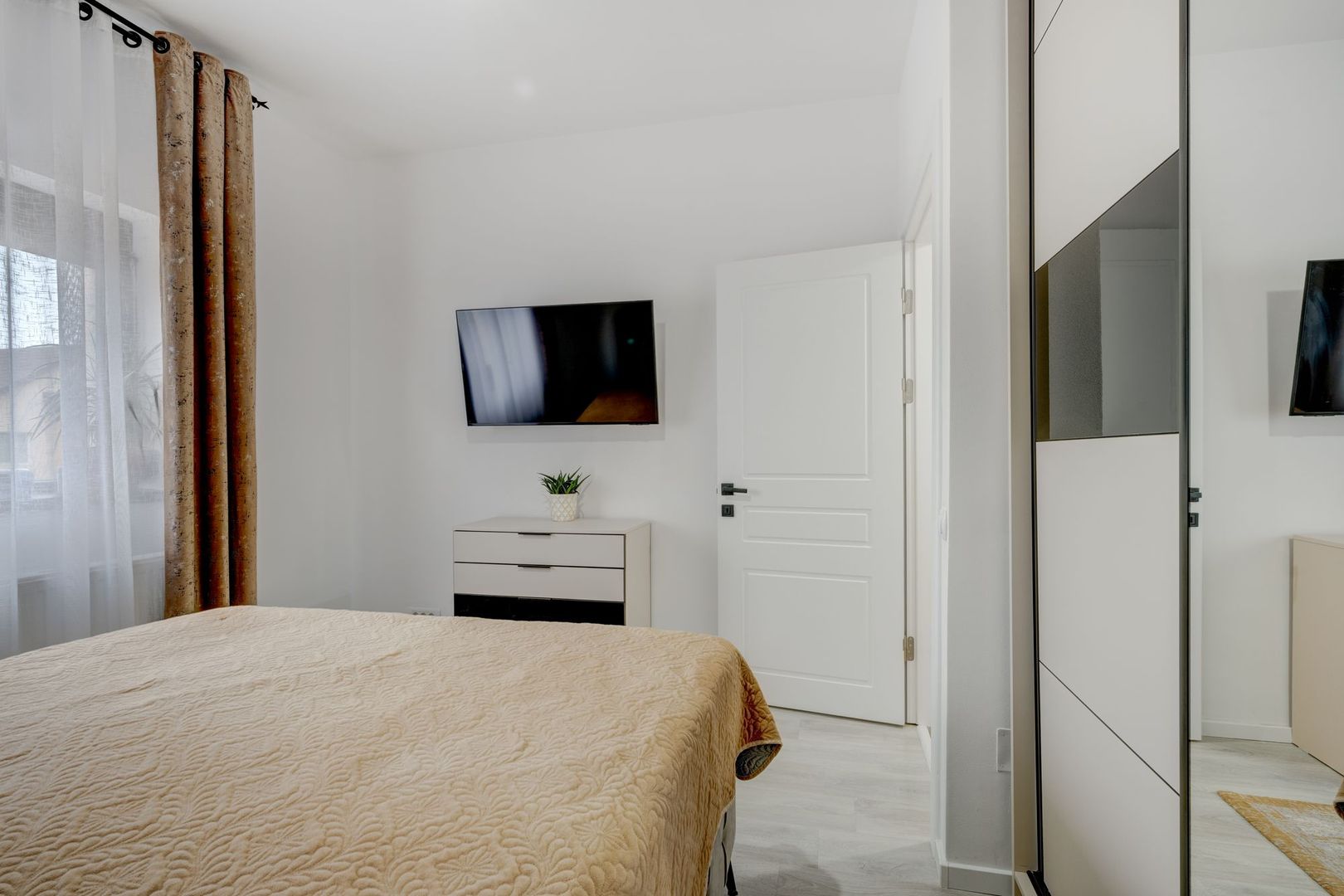 APARTAMENTUL SUPERB decomandat, et. 1/3 ! Bloc 2019 - Poză 12