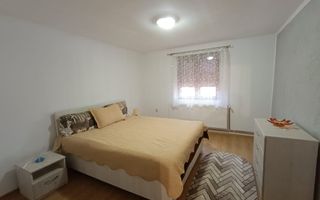 Casă de vânzare în satul Roșia cu vedere panoramică spre Munții Făgăras - Poză 6