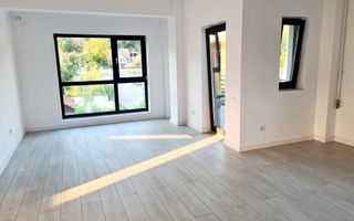 Apartament 3 camere de vanzare - Poză 2