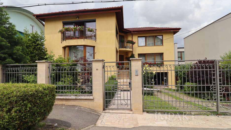 Casa individuala deosebita de vanzare, intr-o locatie de exceptie! - Poză 38