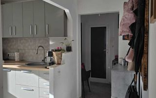 BRASADAS vinde ap 2 cam etaj 1/4 56mp în Carpați 2. - Poză 4