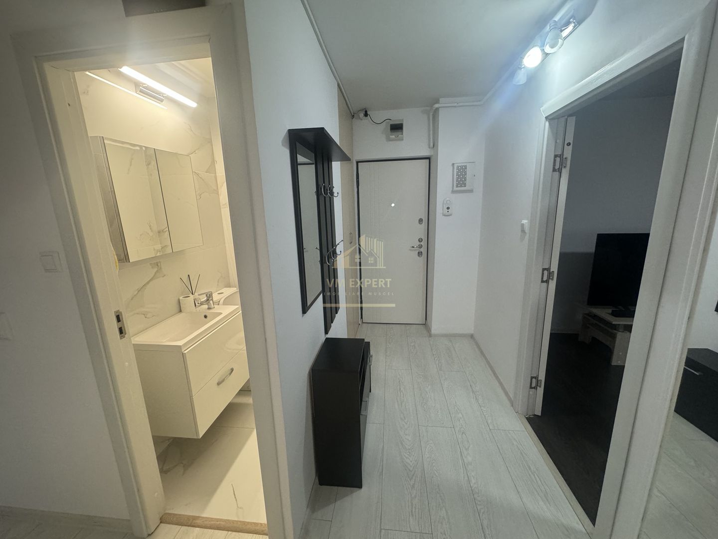 APARTAMENT CU 3 CAMERE, ETAJ 4, GRUI, CAMPULUNG - Poză 7