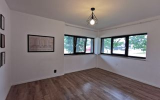 De închiriat apartament cu 3 camere, în Milano 5, Nufărul - Poză 4