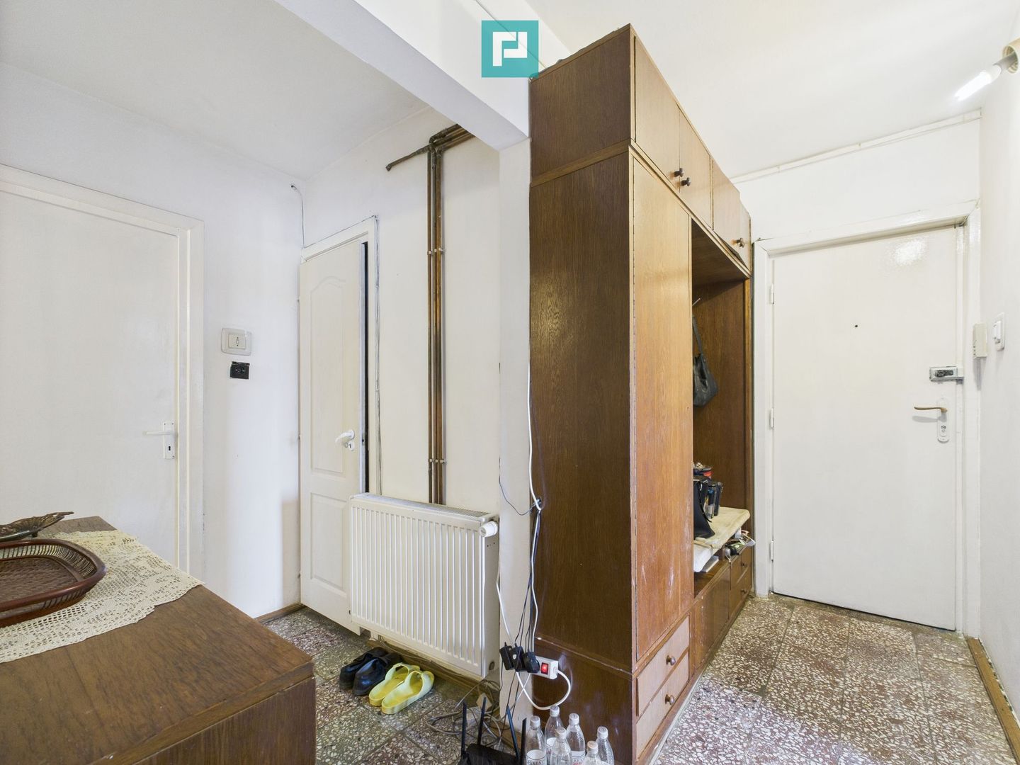 Apartament cu 3 camere, decomandat în Dâmbovița - Poză 4