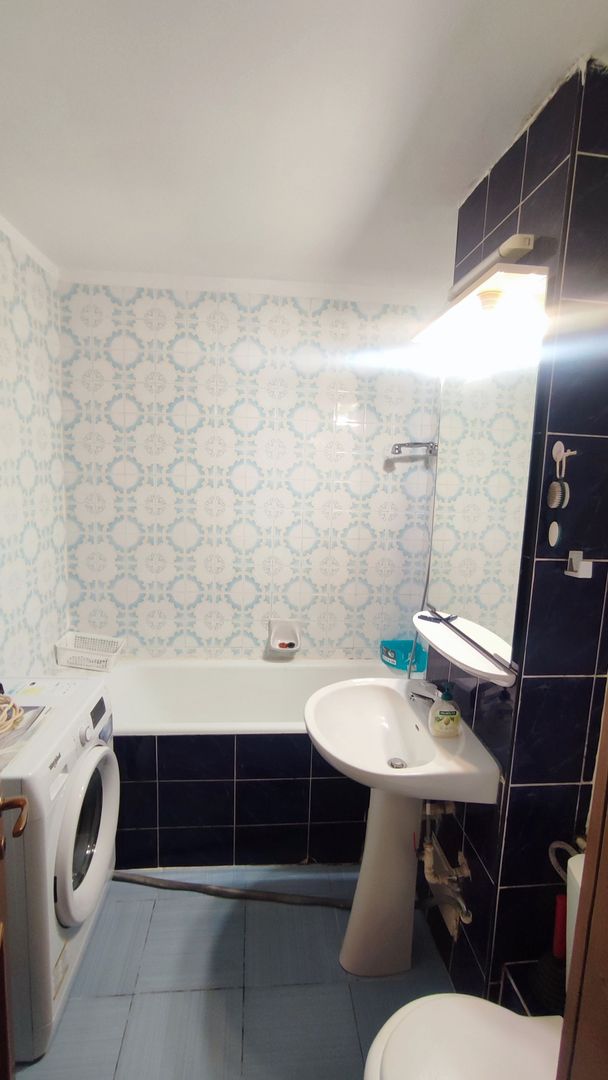 Apartament cu 3 camere decomandat mobilat-utilat - Poză 10