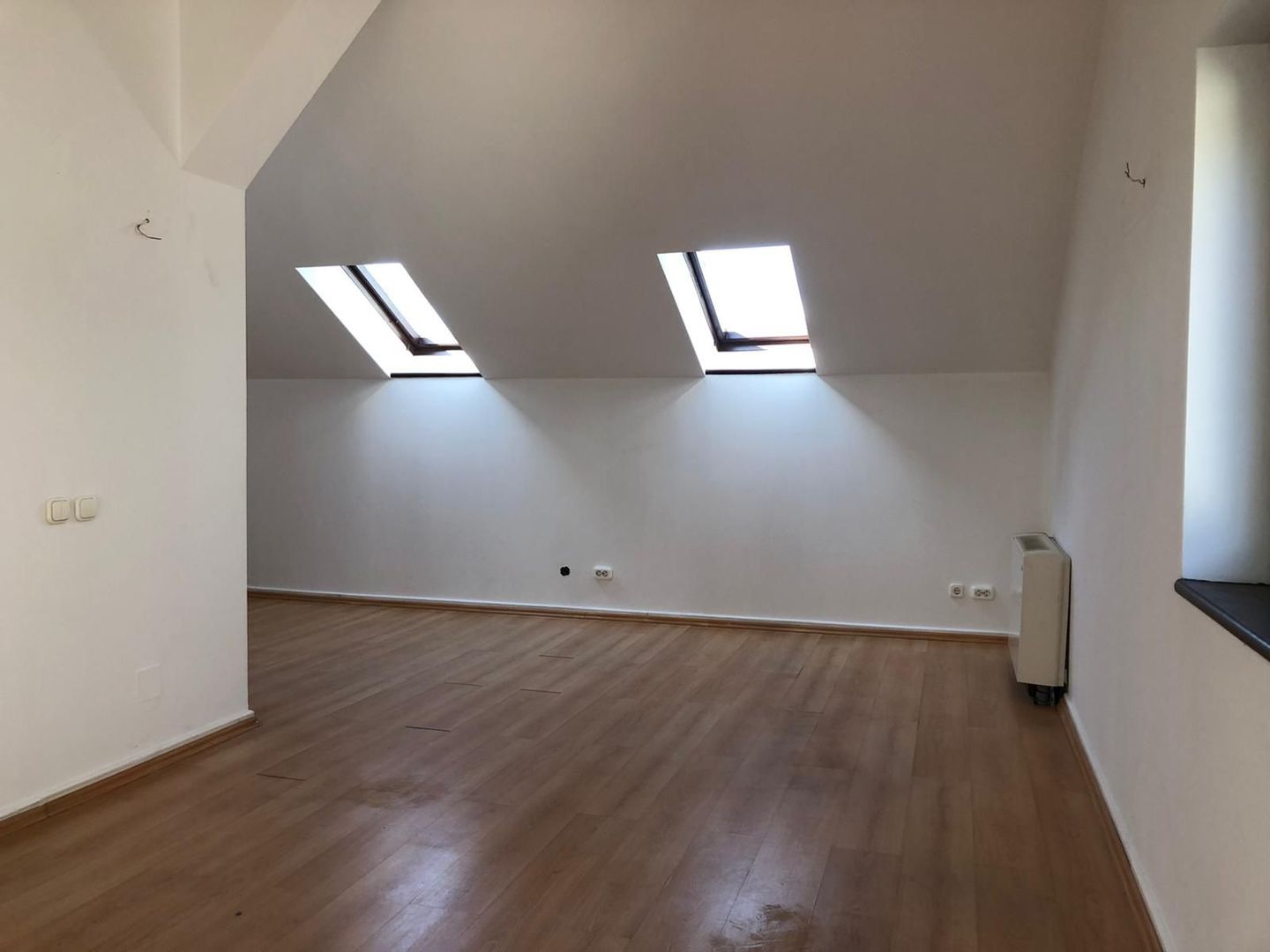 Vila 6 camere cu iesire la lacul Baneasa teren 317 mp - Poză 12