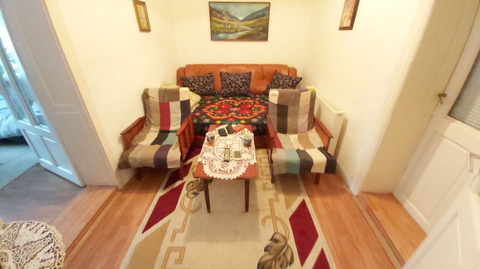 Casa de vanzare cu teren generos - Poză 4