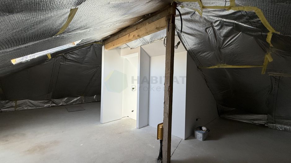 Vila 5 camere Tunari langa Cosmopolis - Poză 19