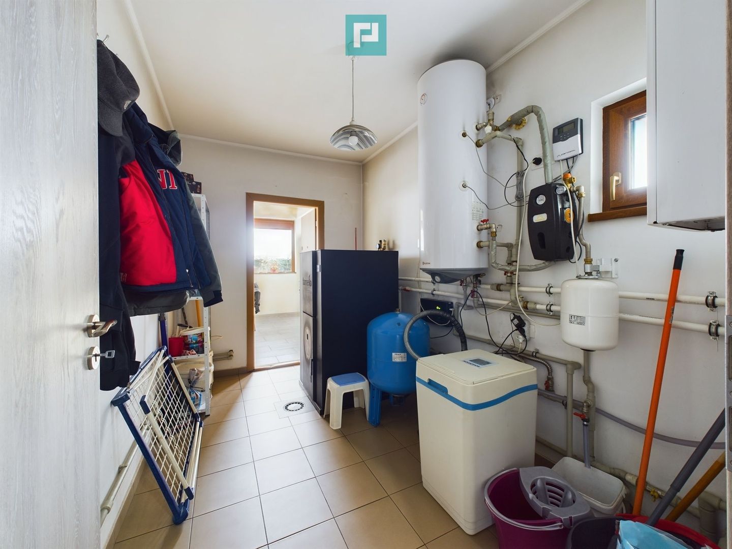 Casă Impresionantă Curte Generoasă Construcție de Calitate Berceni - Poză 14