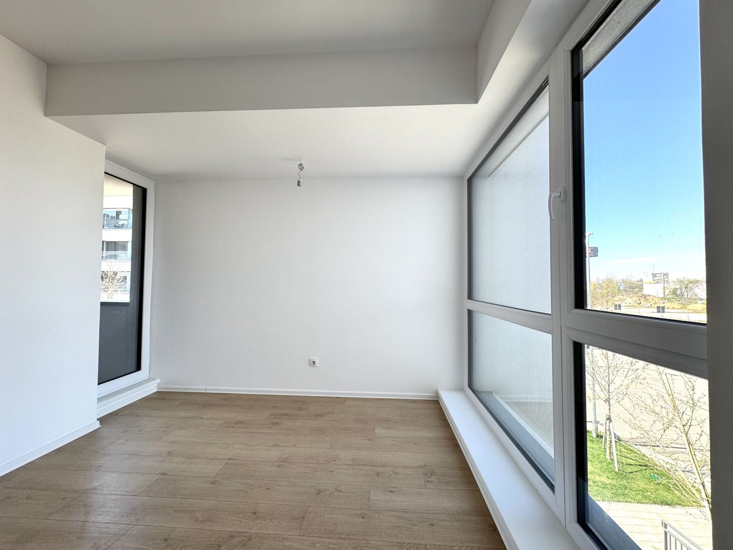 3 camere nou Finisat la cheie - 79 mp SU - Sector 1 - Poză 1