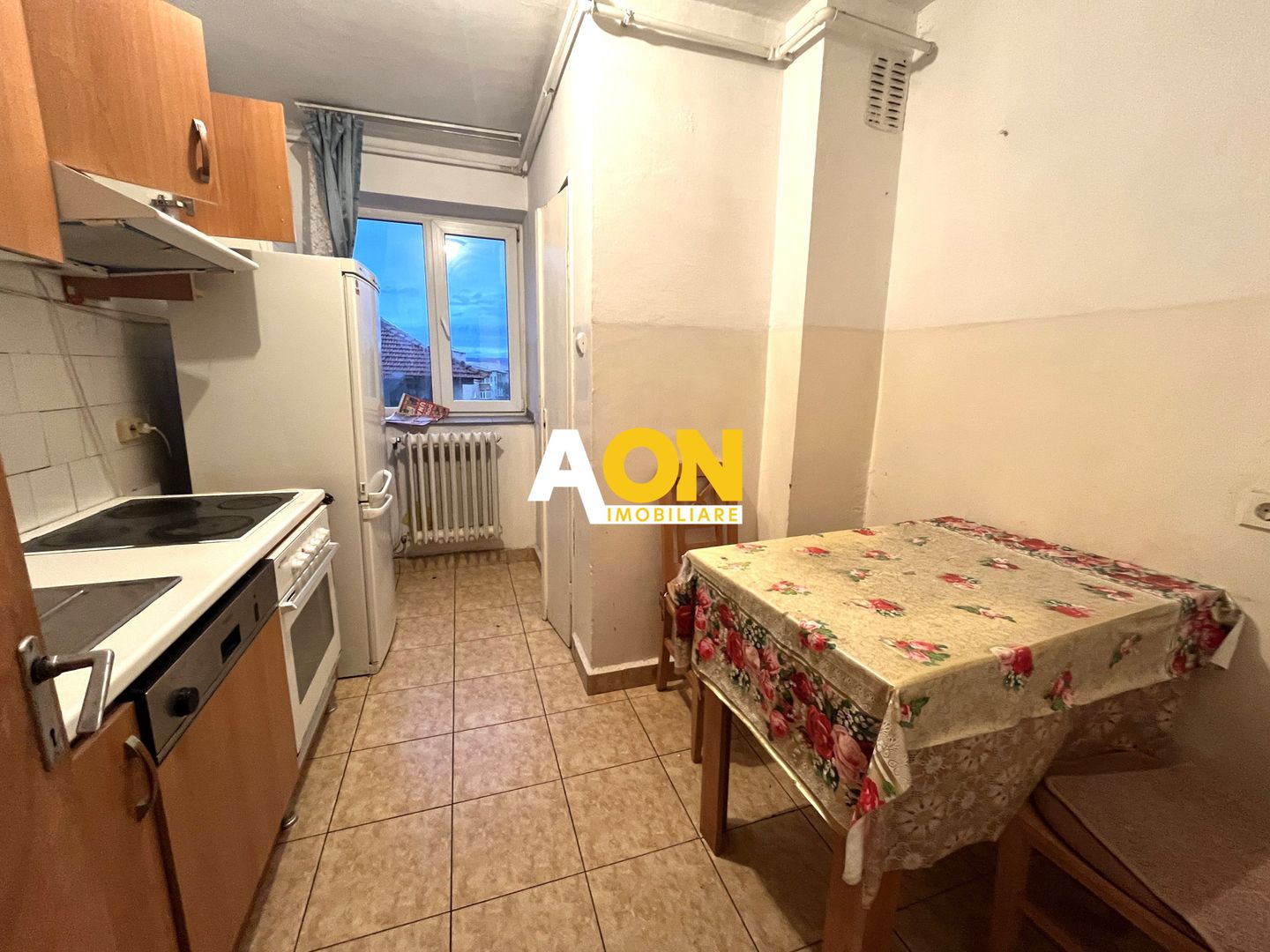 Apartament 3 Camere, Decomandat, Zona Cetate - Poză 4