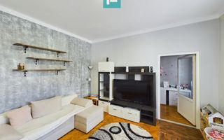 Casă la curte comună, zonă ultracentrală - Poză 1