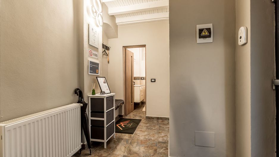 90 mp, două niveluri, complet mobilat și ultracentral, în Arad - Poză 5