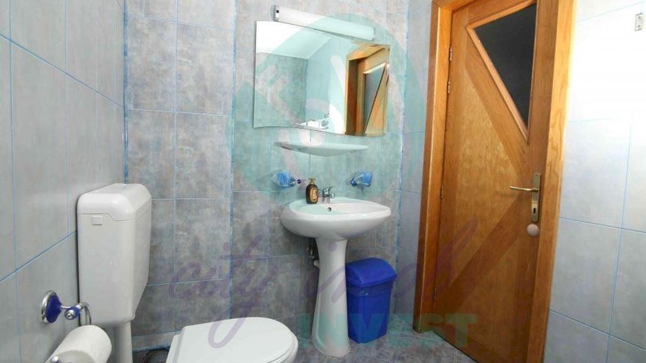 Vila cu 24 de camere cu priveliste superba ideal investitie in PREDEAL - Poză 18