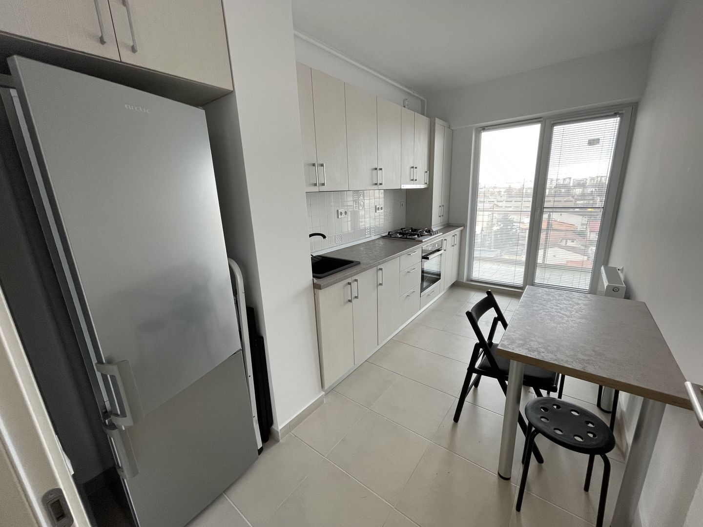 2 Camere PARCARE Boxa Metrou Lujerului apartament Prea Luminos an 2023 - Poză 1