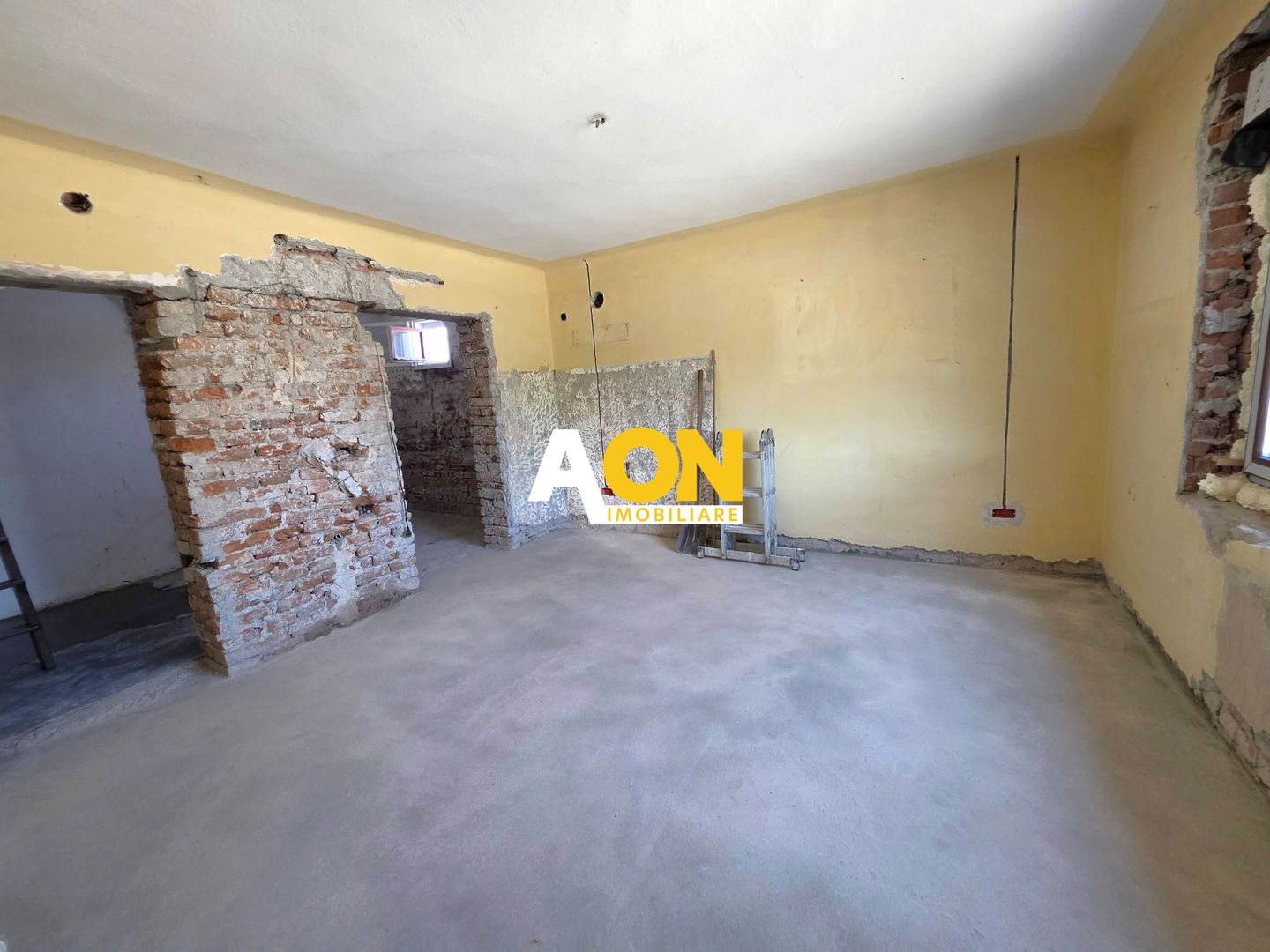Casă semifinisată, 4 camere, 350 mp teren, la asfalt, zona Centru - Poză 9