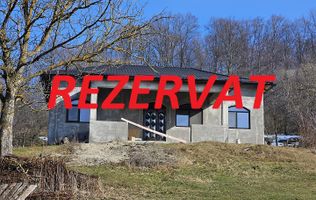 Casă pe platou, liniște și natură – Boțești, Argeș