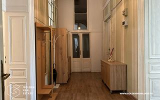 Spatiu birou, Bulevardul Revolutiei, Palatul Cenad, etaj 1 - Poză 1