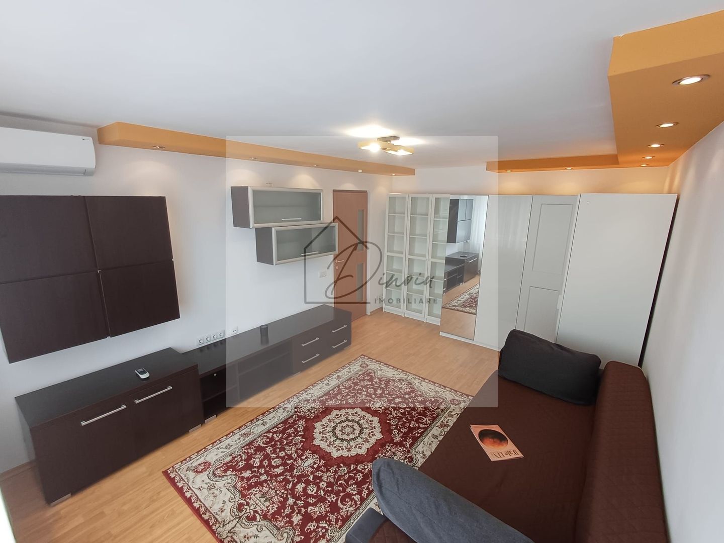 Apartament 3 camere Resita Crisului I complet mobilat + boxa + parcare - Poză 1