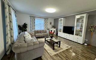 Casă Spațioasă de Vânzare în Ghimbav | Două Apartamente | Teren 579 mp - Poză 13