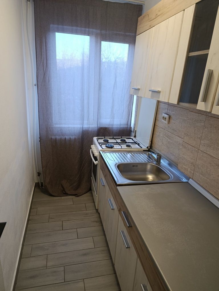 Închirierez apartament 3 camere - Poză 3