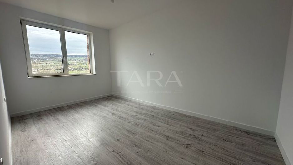 Apartament cu 2 dormitoare, balcon, 2 locuri de parcare subterane. - Poză 3