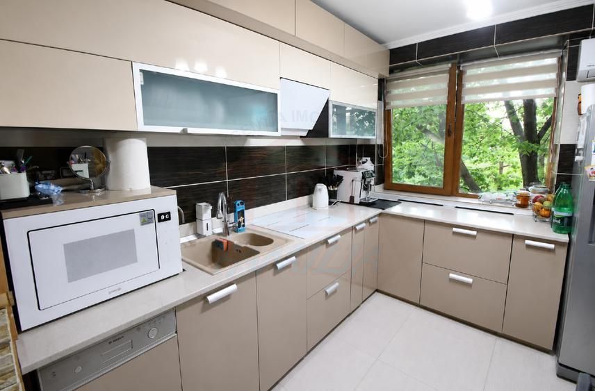 Vanzare apartament 3 camere, Micro 17, 70 mp, 99.000 EURO - Poză 2