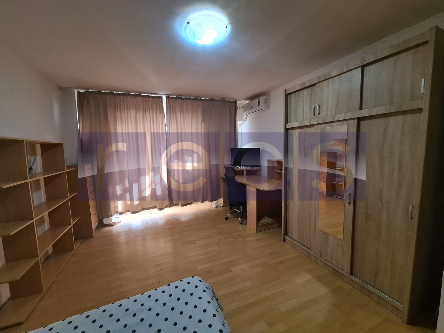 DE INCHIRIAT GARSONIERA SPATIOASA ZONA NERVA TRAIAN - Poză 1