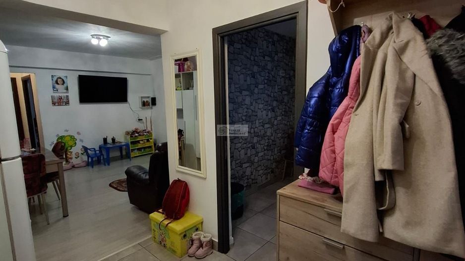 Apartament 3 camere/et 2/62 mp/ 70000E neg - Poză 2