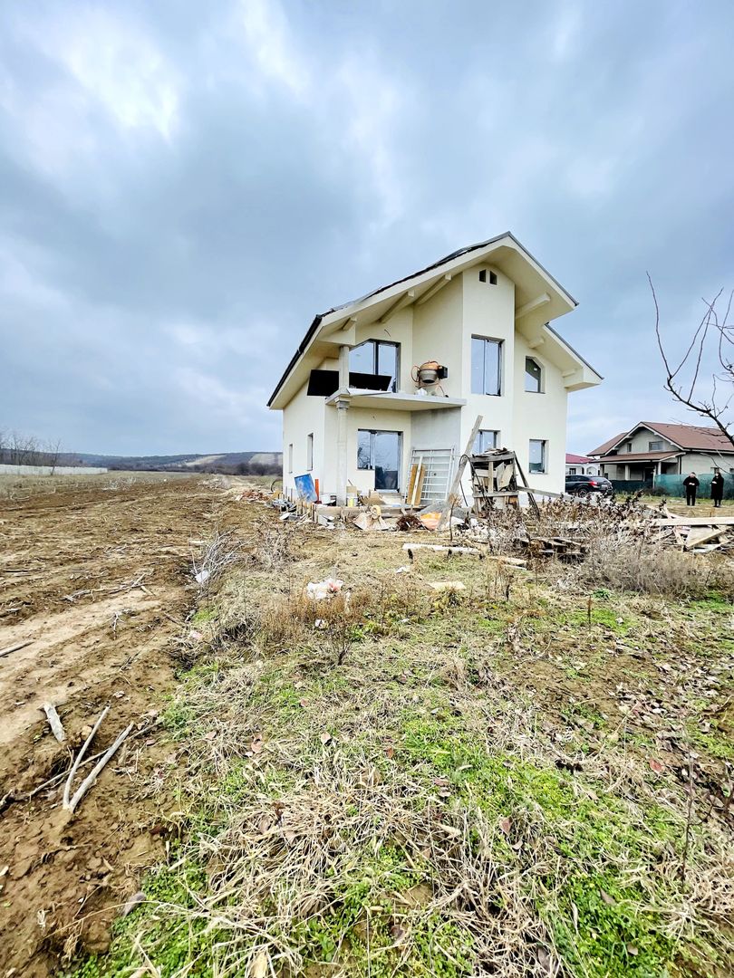 Casă / Vilă cu 5 camere de vânzare în Oncea, Oradea - Poză 2