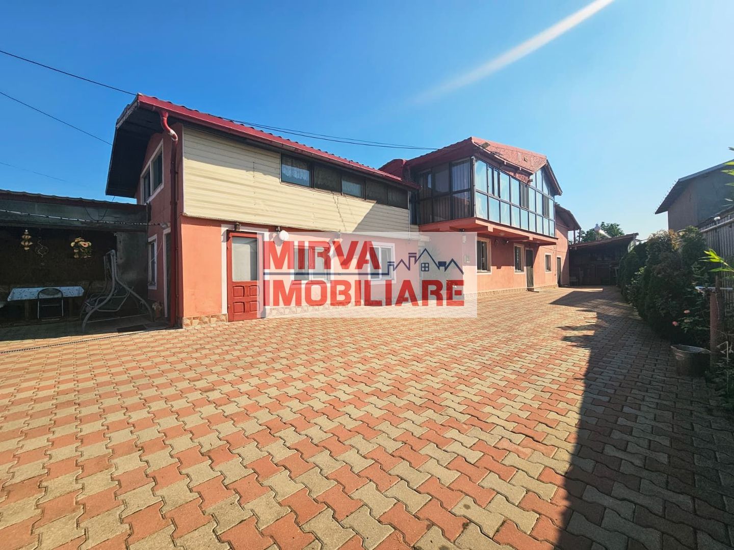 🏡 Casă spațioasă cu 9 camere în Strejnicu – pentru locuință, birouri - Poză 1
