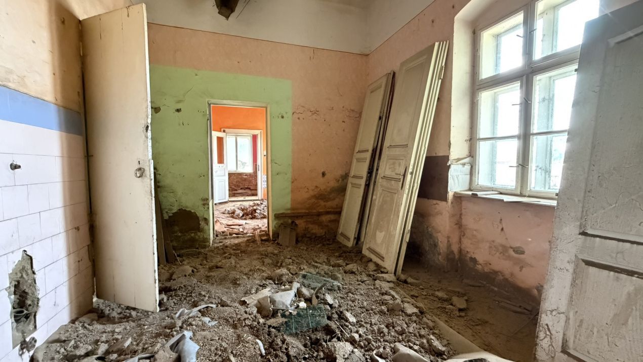 Casă de renovat cu teren 557 mp, central Str. Gh. Barițiu - Carei - Poză 13