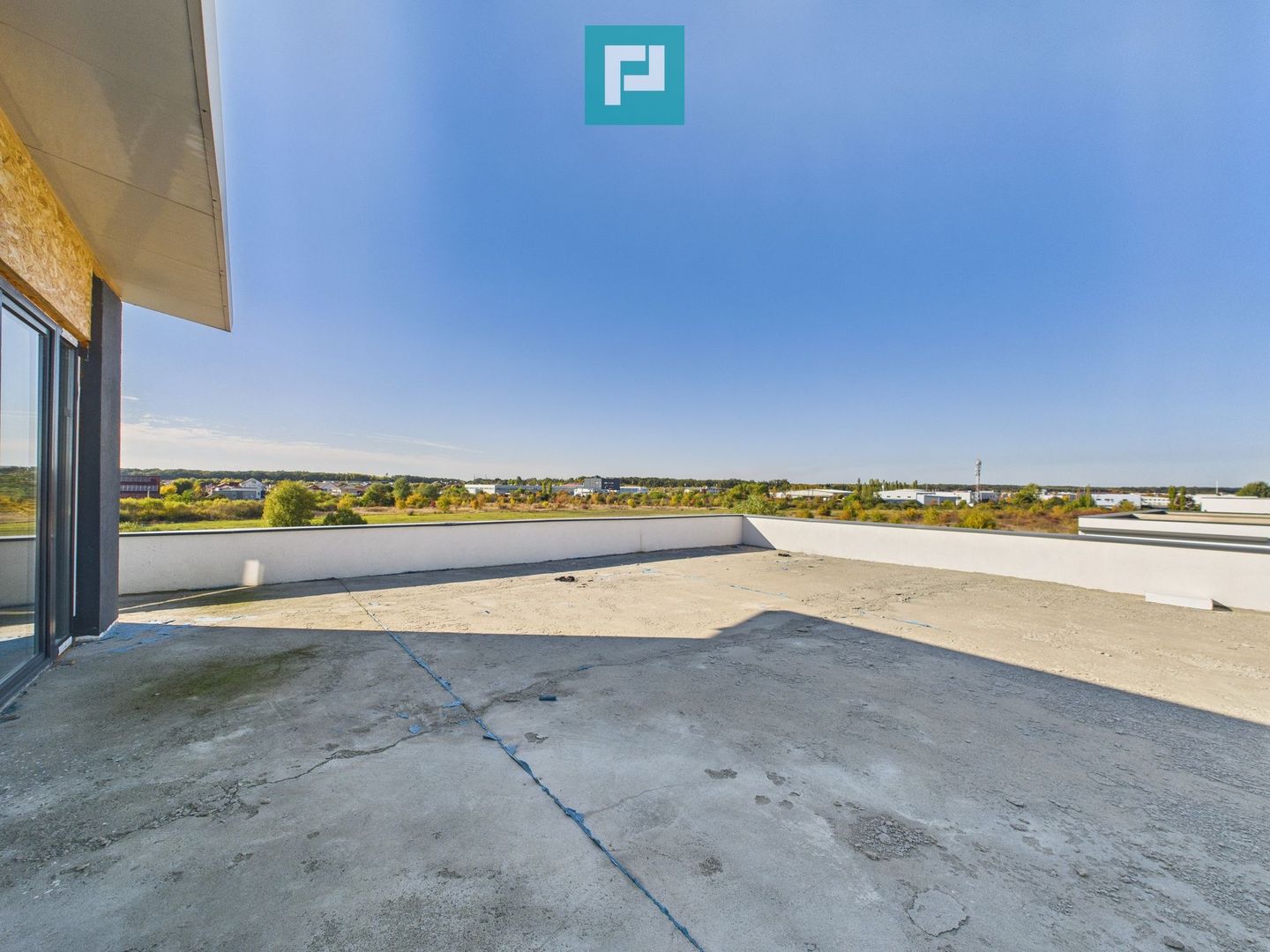 Penthouse cu lift privat și terasă mare în Ghiroda - Poză 12