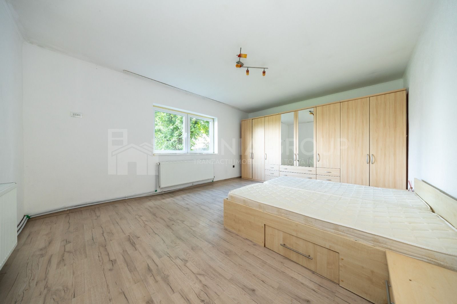 Casă cu teren 2.200 mp și deschidere la DN13 | Zonă mixtă | Brașov, Stupini - Poză 5