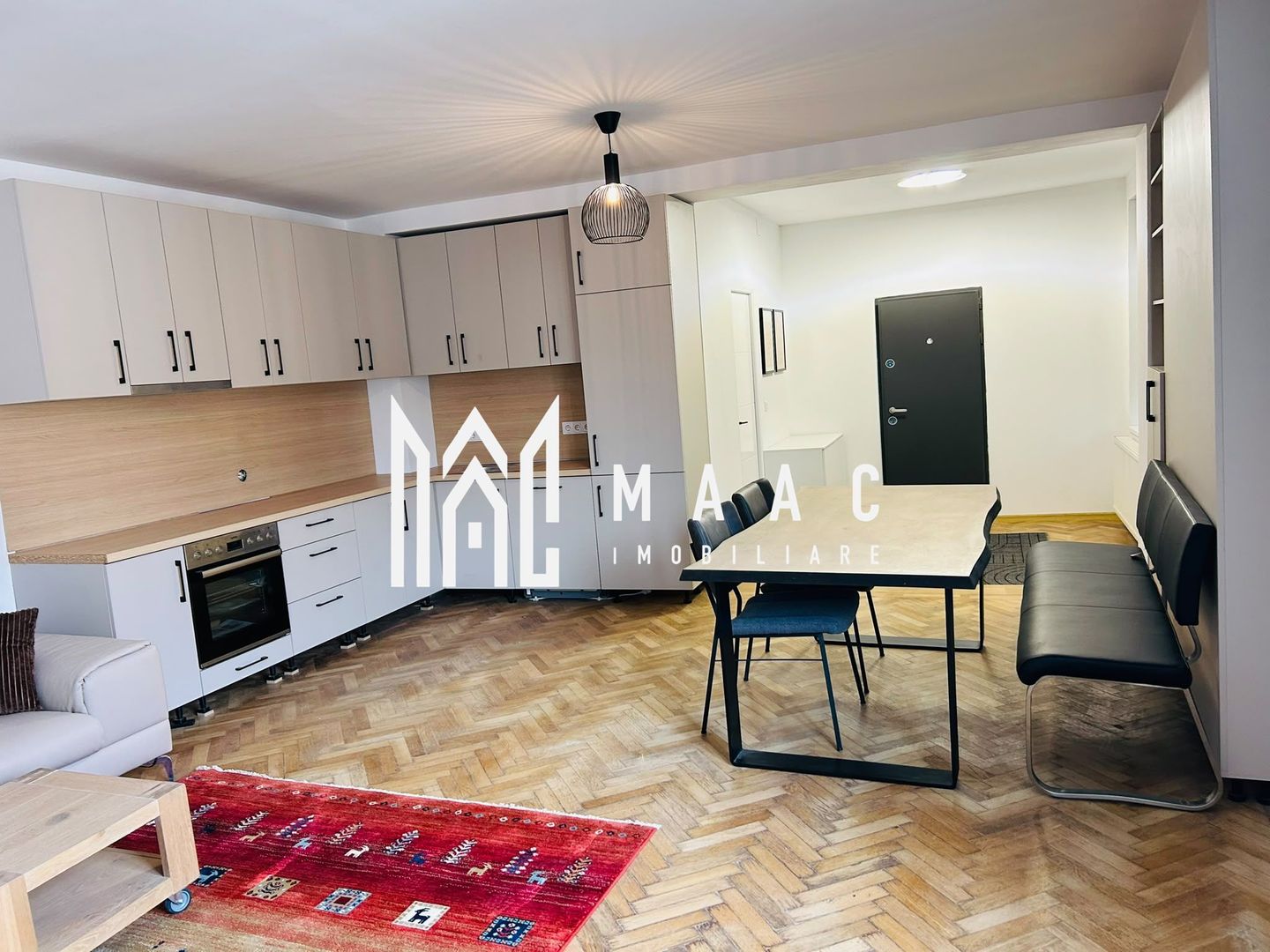 Apartament 2 camere de închiriat | Cisnădie, Central | Curte - Poză 3