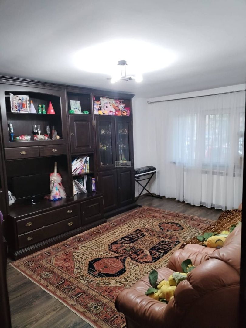 Se vinde apartament 3 camere/ultracentral/Focsani/parter - Poză 3