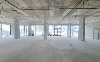 Cladire comerciala situata la drum intens circulat, 1365 mp utili + 20 parcari - Poză 16