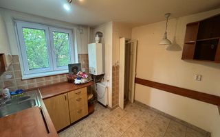 Etaj 2. Garaj in curtea interioara. La 400 m de Opera. Disponibil imediat - Poză 6