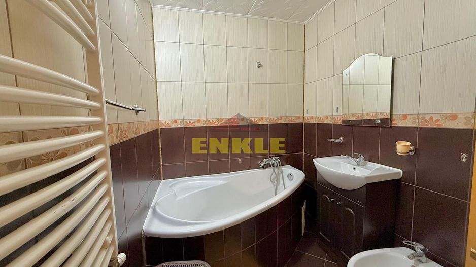 De vanzare apartament 2 camere decomandat - Poză 9