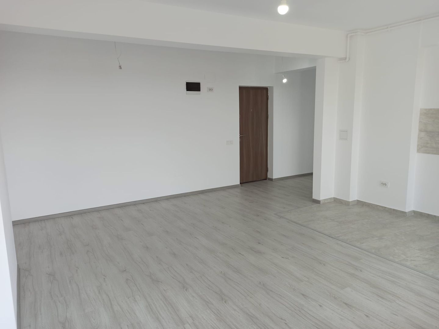 2cam.studio/53mp/strPostalionului/STB241-1min/metrouApPatriei-15min - Poză 3