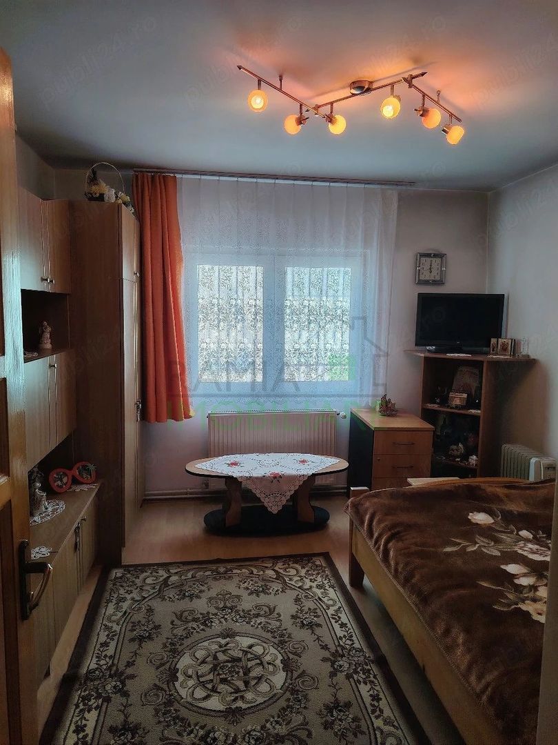 Apartament 3 camere decomandat, etaj 1, 2 balcoane și garaj – Râșnov - Poză 3