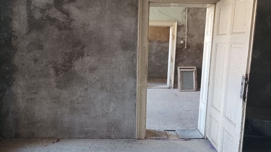 Vand apartament la parter in zona ultracentrala Satu Mare - Poză 9